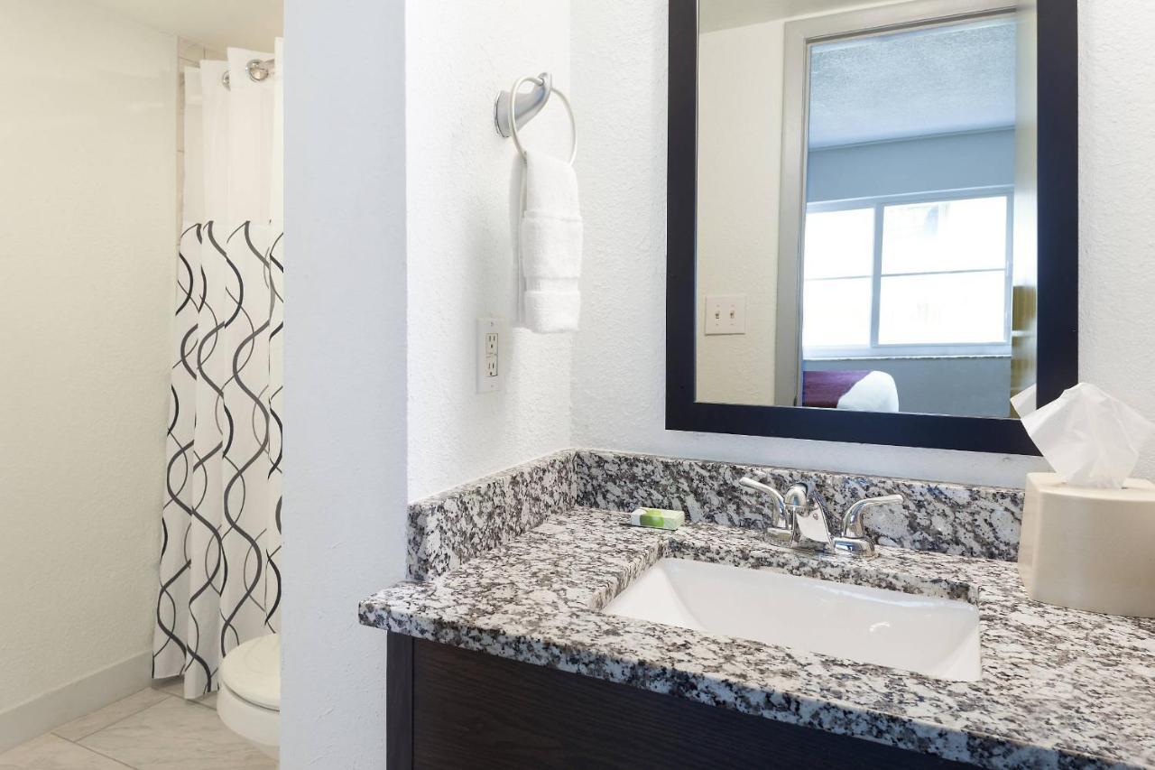 Hotel Solara Surfside Esterno foto
